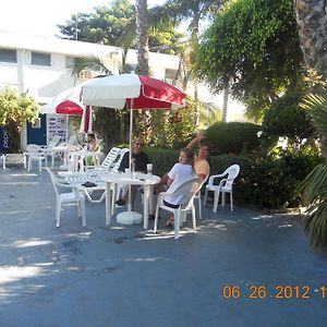 Tradewinds Airport Hotel